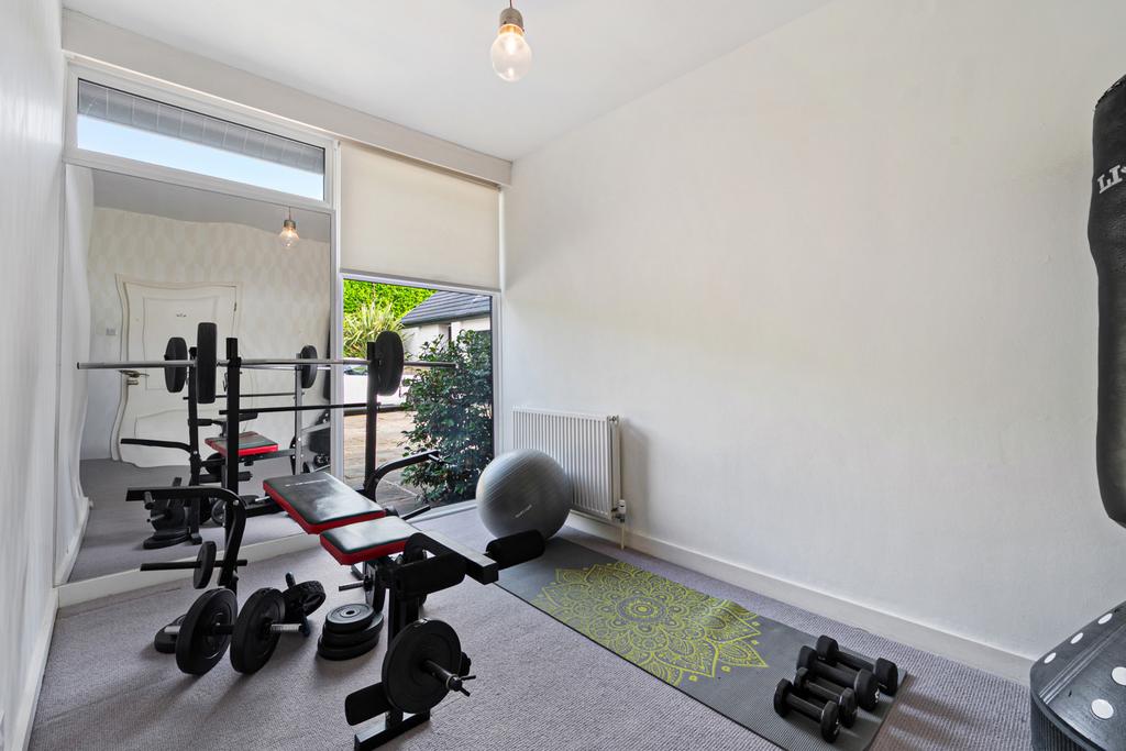 Bedroom/Gym