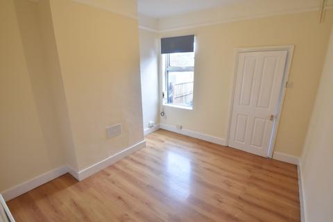 2 bedroom terraced house to rent, May Street, Luton, Bedfordshire, LU1 3QX