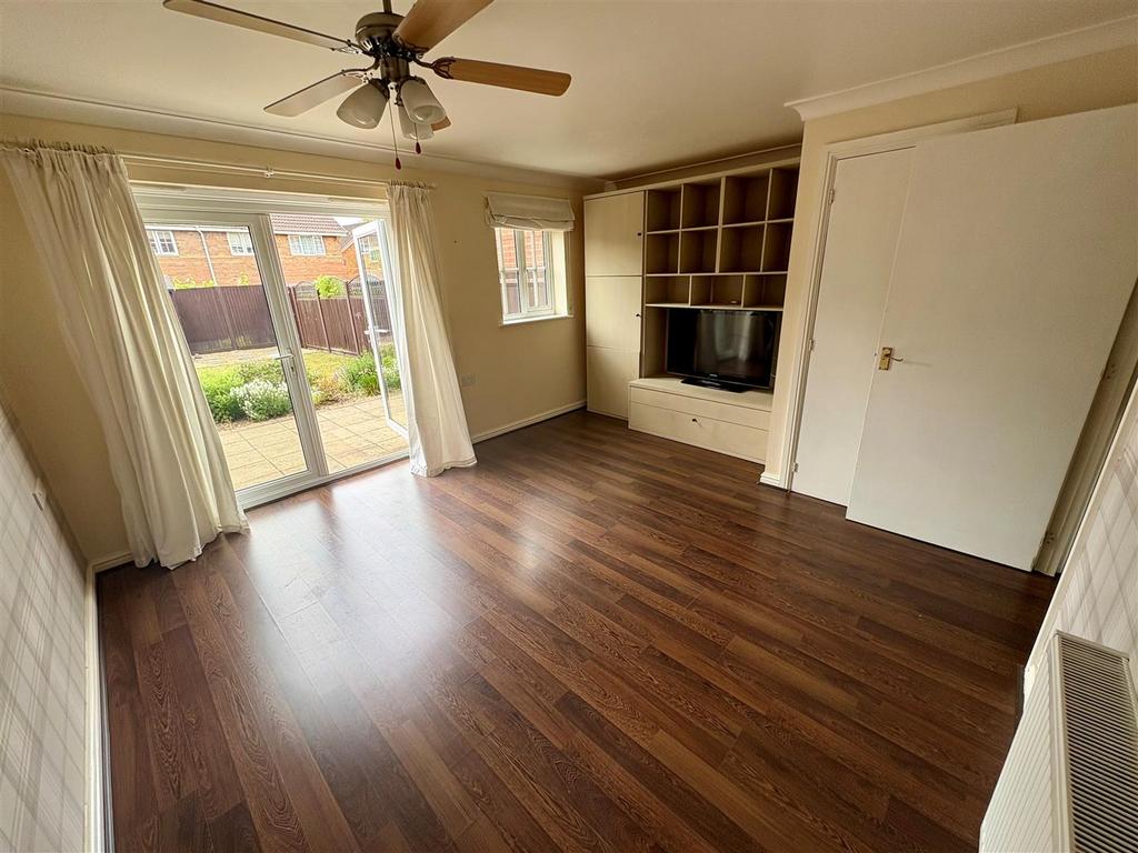 Living Room Cont.jpg