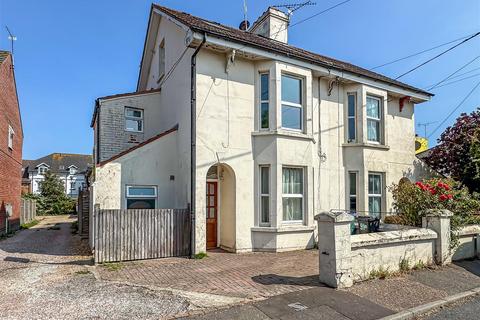 91b Beaconsfield Road, Wick, Littlehampton, BN17 6LN