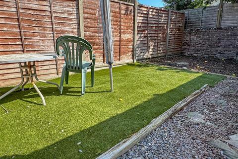 91b Beaconsfield Road, Wick, Littlehampton, BN17 6LN