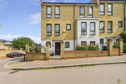 4 bedroom semi-detached house for sale, 5 Waterstone Way, Greenhithe
