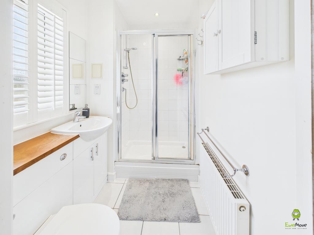 En Suite Shower Room James Hillier Ewemove Bexley