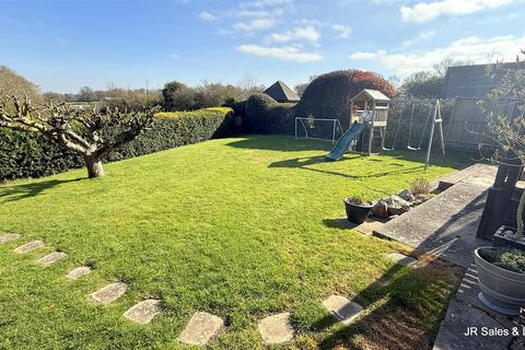 3 bedroom semi-detached bungalow for sale, Pollards Close, Goffs Oak