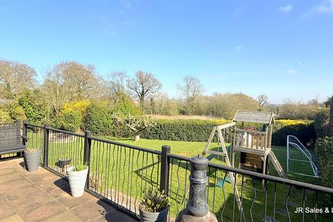 3 bedroom semi-detached bungalow for sale, Pollards Close, Goffs Oak