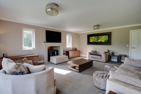 5 bedroom detached house for sale, Chapel Road, Colchester CO4