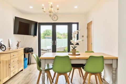 252 Winchcombe Road, Carshalton, SM5 1SA