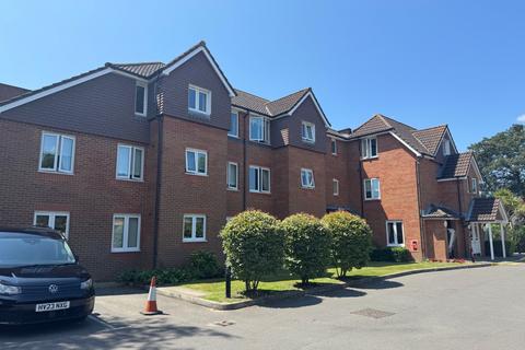 1 bedroom flat for sale, Heathlands Court, Beaulieu Road, Dibden Purlieu, Southampton, Hampshire, SO45