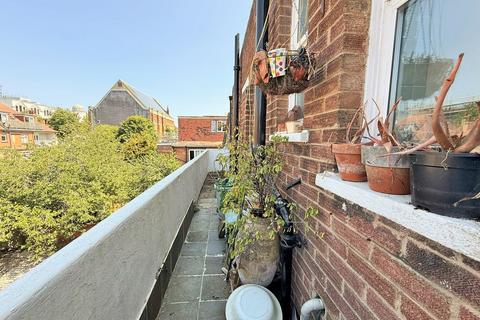 3 bedroom apartment for sale, Nizells Avenue, Hove, BN3 1PR