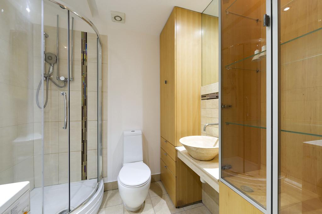 36i egerton gardens 373153 shower