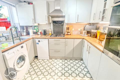 16 Fullers Close, Kelvedon, Colchester, CO5 9JX