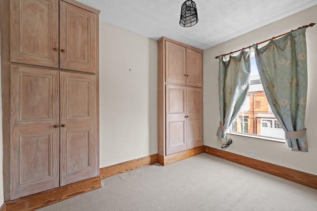 21 Clare Avenue, Avenue, CH2 3 HT-11
