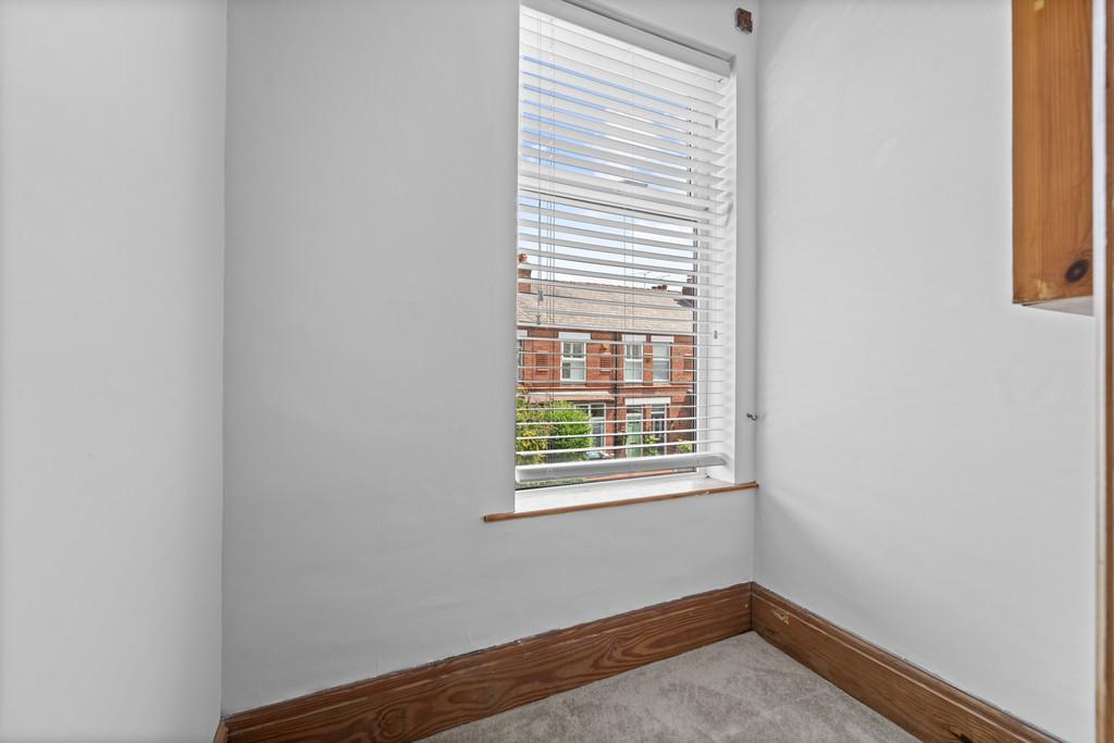 21 Clare Avenue, Avenue, CH2 3 HT-12
