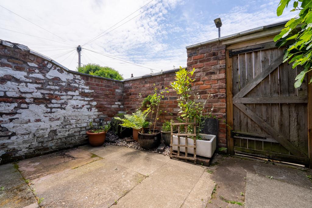 21 Clare Avenue, Avenue, CH2 3 HT-18