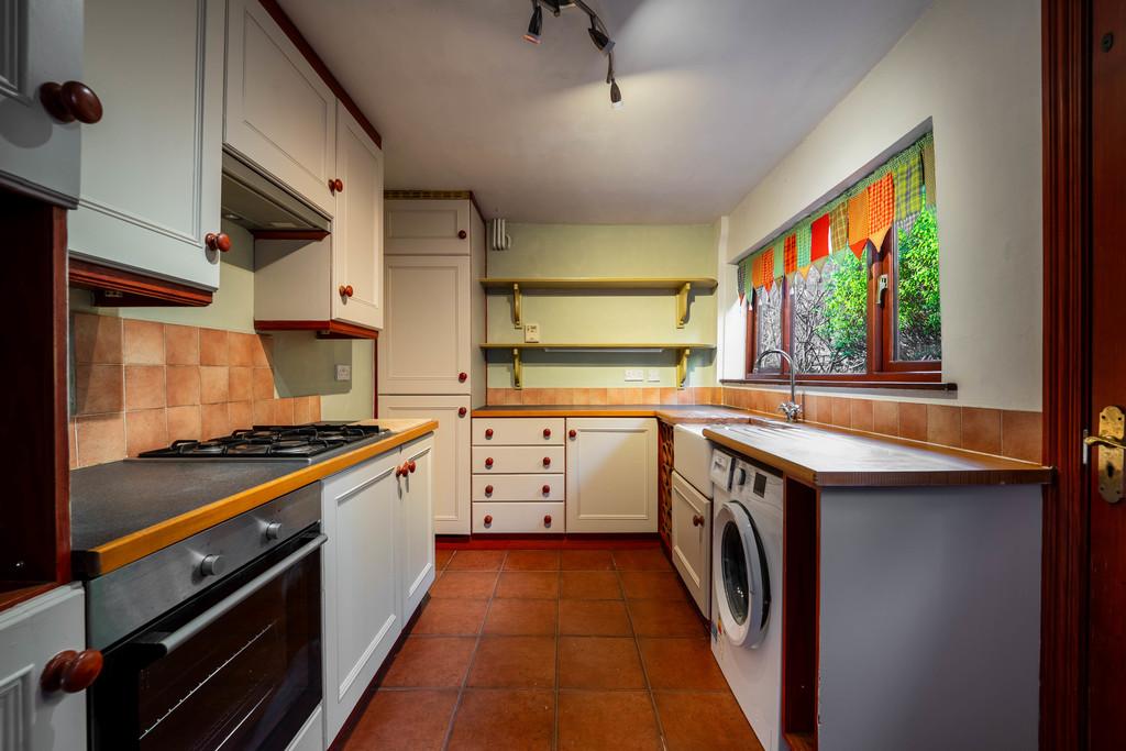 21 Clare Avenue, Avenue, CH2 3 HT-1
