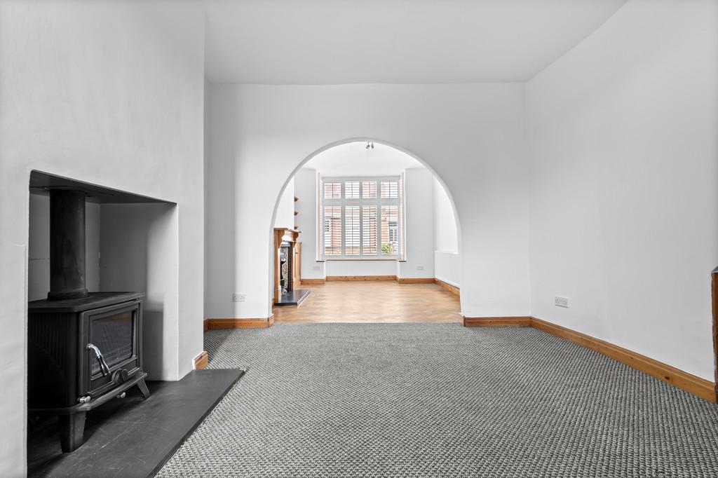 21 Clare Avenue, Avenue, CH2 3 HT-9