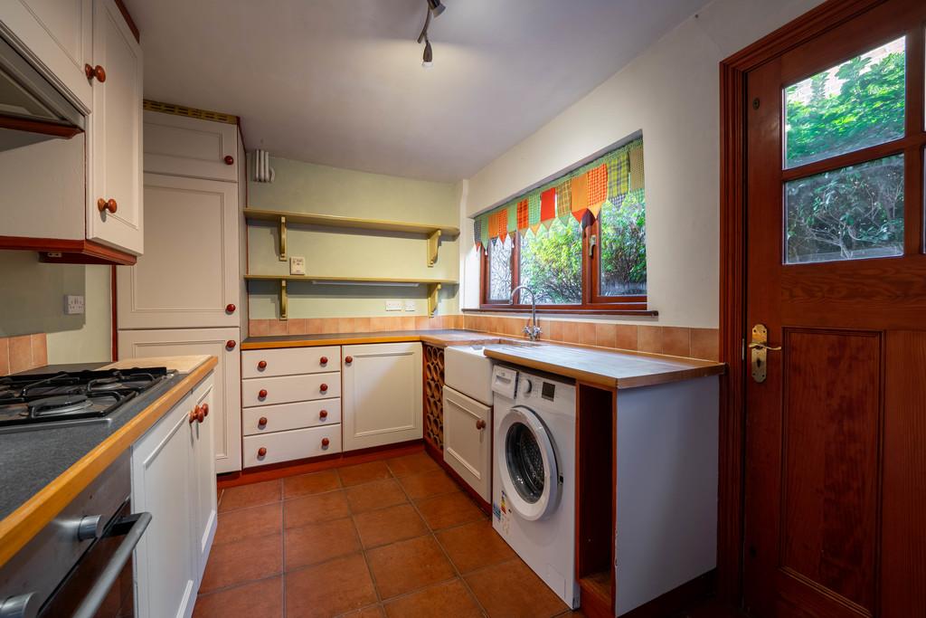 21 Clare Avenue, Avenue, CH2 3 HT-2