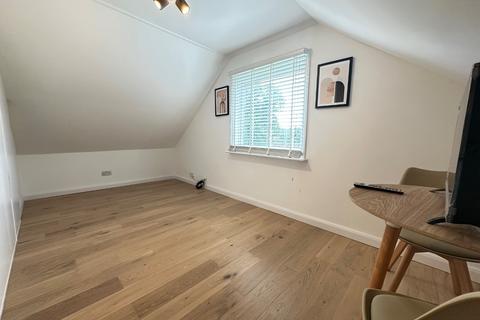 1 bedroom flat to rent, Biscot Road, Luton, Bedfordshire, LU3 1AH