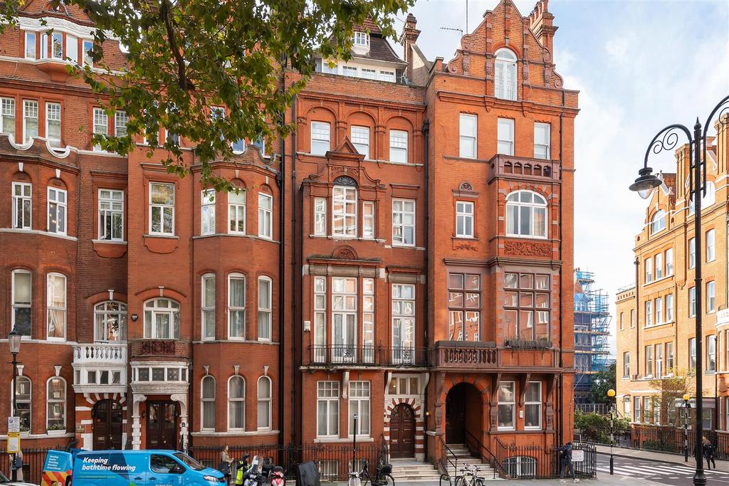 Flat 4, 55 Cadogan Gardens Hi-15.jpg