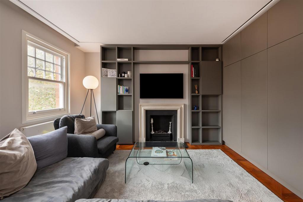 Flat 4, 55 Cadogan Gardens Hi-5.jpg