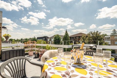 2 bedroom flat for sale, Albemarle Road, Beckenham, Kent, BR3