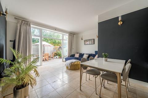 Streatham Common South, Streatham, London, SW16