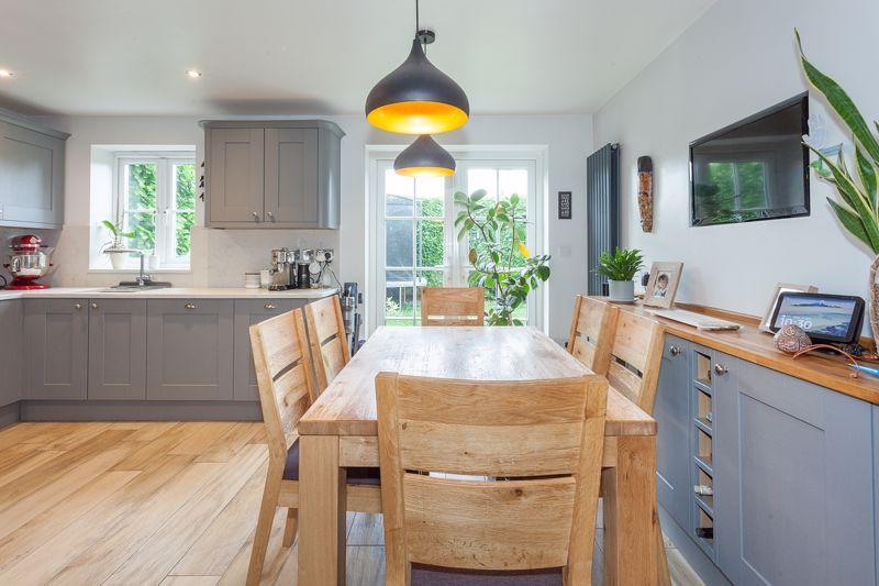 Dining kitchen