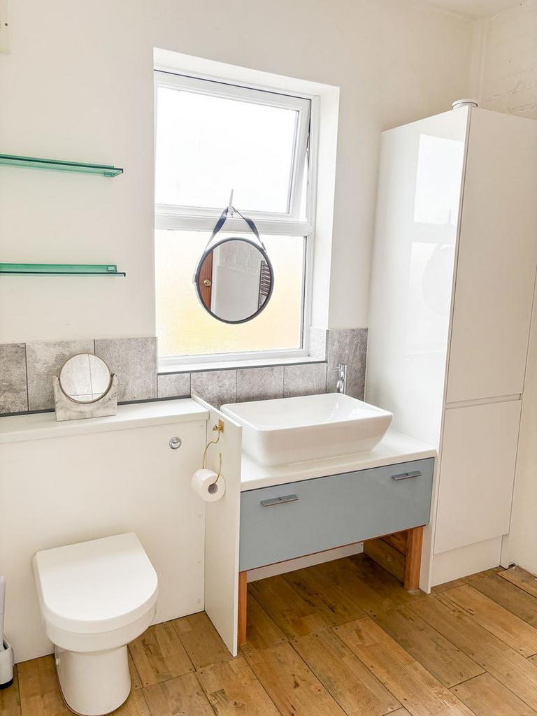 Bathroom View 5