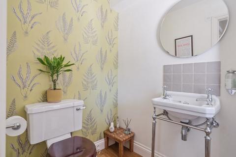 4 bedroom detached house for sale, Blackpond Lane, Farnham Common