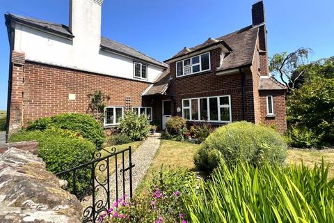 Clifton Cottage Station Road, St Margarets At Cliffe, Dover, CT15 6ER
