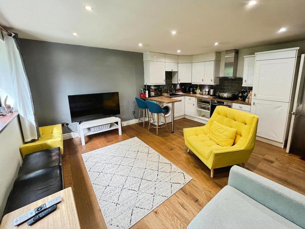 Lounge/Kitchen