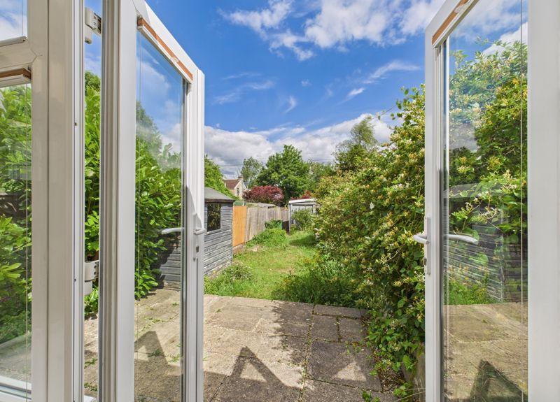 Conservatory to...
