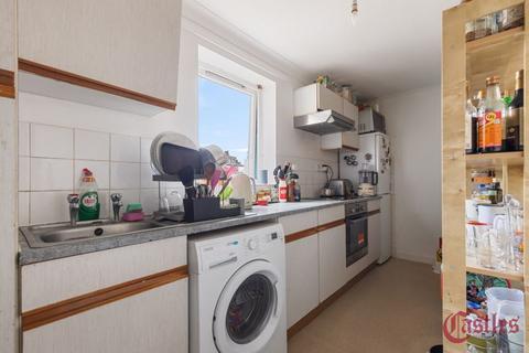 2 bedroom apartment for sale, Well Street, London