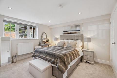 undefined, High Street, Great Missenden HP16