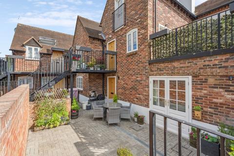 undefined, High Street, Great Missenden HP16