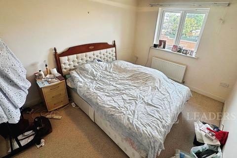 4 bedroom detached house to rent, Primrose Close - Fully Furnished Home with Study & Ensuite Bathrooms – LU3