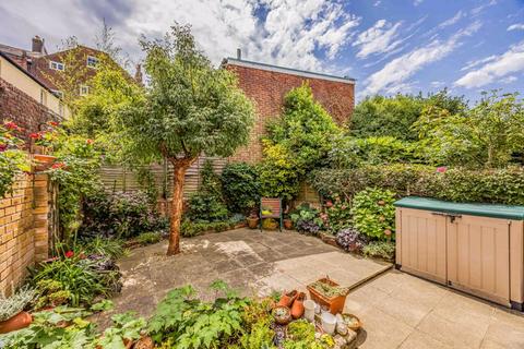 3 bedroom semi-detached house for sale, St. Thomas's Street, Old Portsmouth
