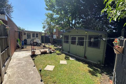 74a Willow Tree Lane, Hayes, UB4 9BE