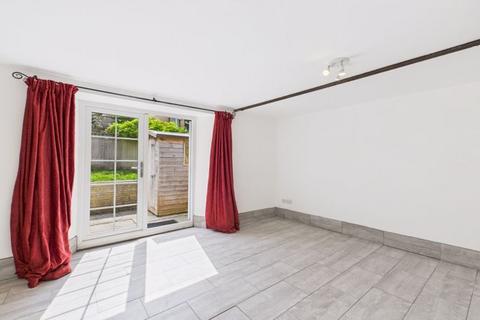 undefined, St. James Mews, South Petherton