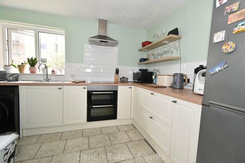 2 bedroom flat for sale, Gale Moor Avenue, Gomer