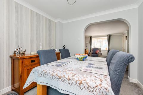 4 bedroom detached house for sale, Bracken Lea, Chatham ME5
