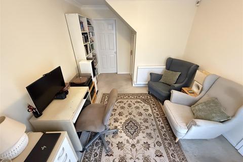 10 Heythrop Drive, Wirral, CH60 1YQ