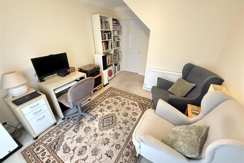 10 Heythrop Drive, Wirral, CH60 1YQ