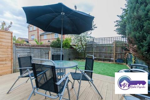 1 bedroom in a flat share to rent, Kingston upon thames, London KT1