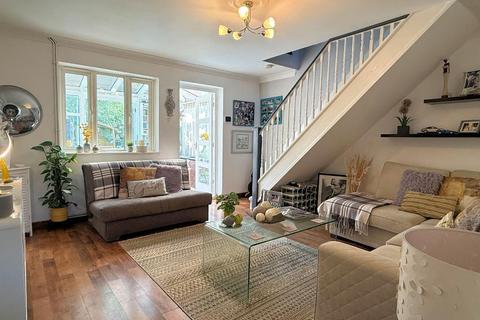25 Farnefold Road, Steyning, BN44 3SN