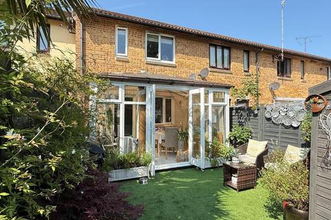 25 Farnefold Road, Steyning, BN44 3SN
