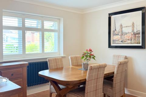 16 Brandon Close, Chafford Hundred, Grays, RM16 6QX