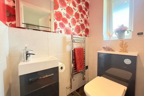 16 Brandon Close, Chafford Hundred, Grays, RM16 6QX