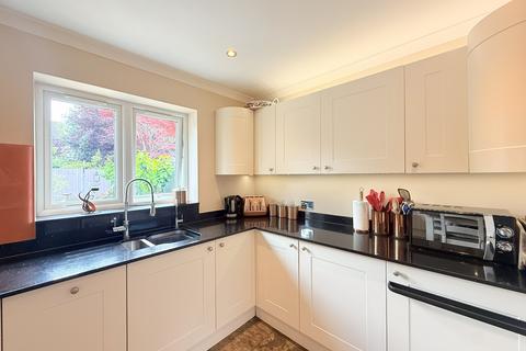 16 Brandon Close, Chafford Hundred, Grays, RM16 6QX
