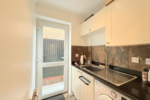 16 Brandon Close, Chafford Hundred, Grays, RM16 6QX